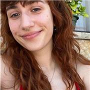 Me defino una persona que se toma en serio su trabajo, puedo enseñar desde lo más básico hasta algo más complejo ya que adquiero los conocimientos